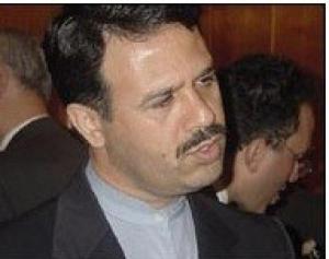 باجویی که خود را برادر حمید معرفی می کرد ضمن تکرار دعای کمیل که از بلندگوی زندان پخش می شد و داشتن حالت ندبه و تضرع، ضربات شلاق را محکمتر بر کف پای من فرود می آورد 