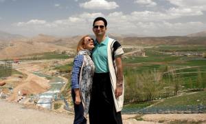  علیرشا اسلامیان فرزند دیگر رییس سازمان بازنشستگی کشوری که نان حزب الله را می خورد و به اختلاس از اموال مردم مشغول است و برای منجدد نشان دادن خود عکس بی حجاب همسرخود را در معرش دید همگان قرار داده است 