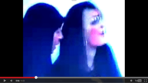 هنگامی که دخت ایران با شکوه وپر غرور گام بر می دارد ، دختران حزب الله که خود از زیبایی ذرون و بیرون بی بهره هستند مانند ، روسپی نامردمان " راه بر آنان بسته و اینان را مورد آزار و اذیت قرار می دهد .