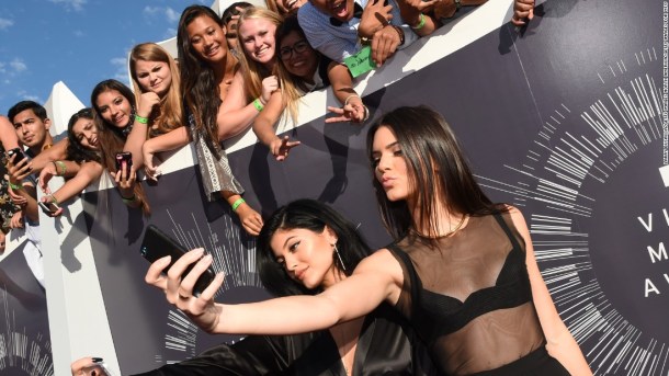 151022124240-kendall-jenner-instagram-super-169